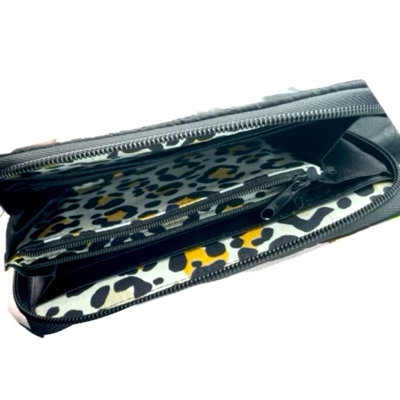 VERA BRADLEY Classic quilted Accordion Wallet color Black size 8x5 NWT - Picture 7 of 9